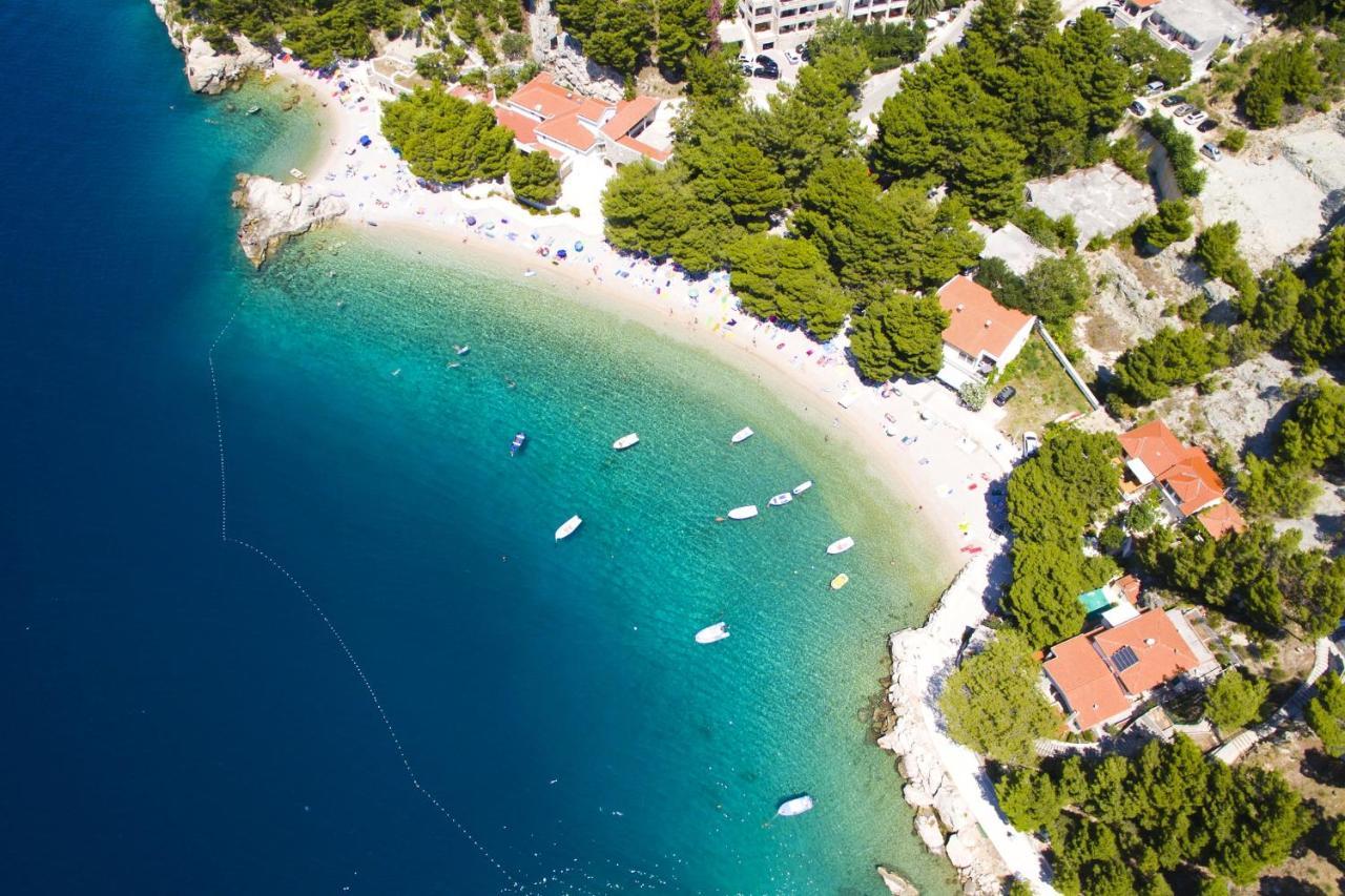 Apartments By The Sea Brela, Makarska - 6688 Esterno foto