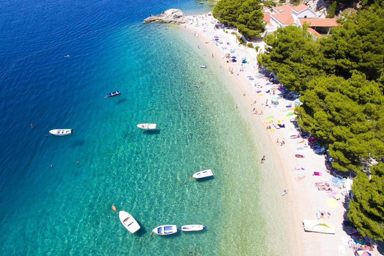 Apartments By The Sea Brela, Makarska - 6688 Esterno foto
