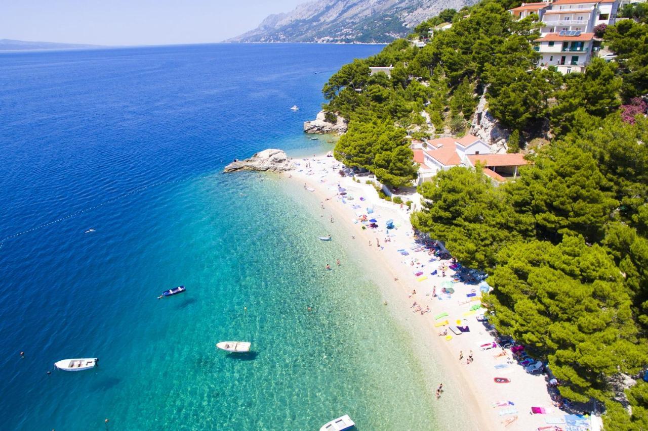 Apartments By The Sea Brela, Makarska - 6688 Esterno foto