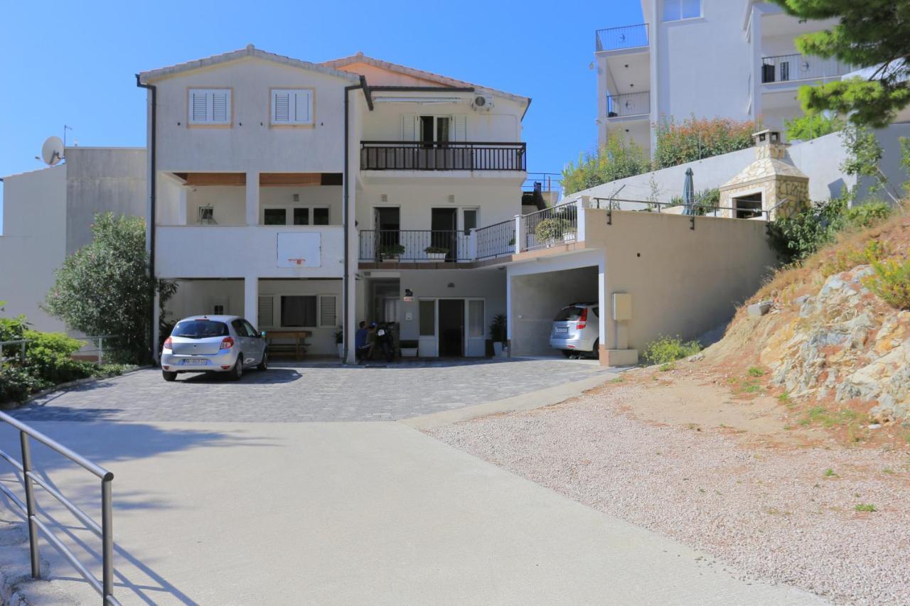 Apartments By The Sea Brela, Makarska - 6688 Esterno foto