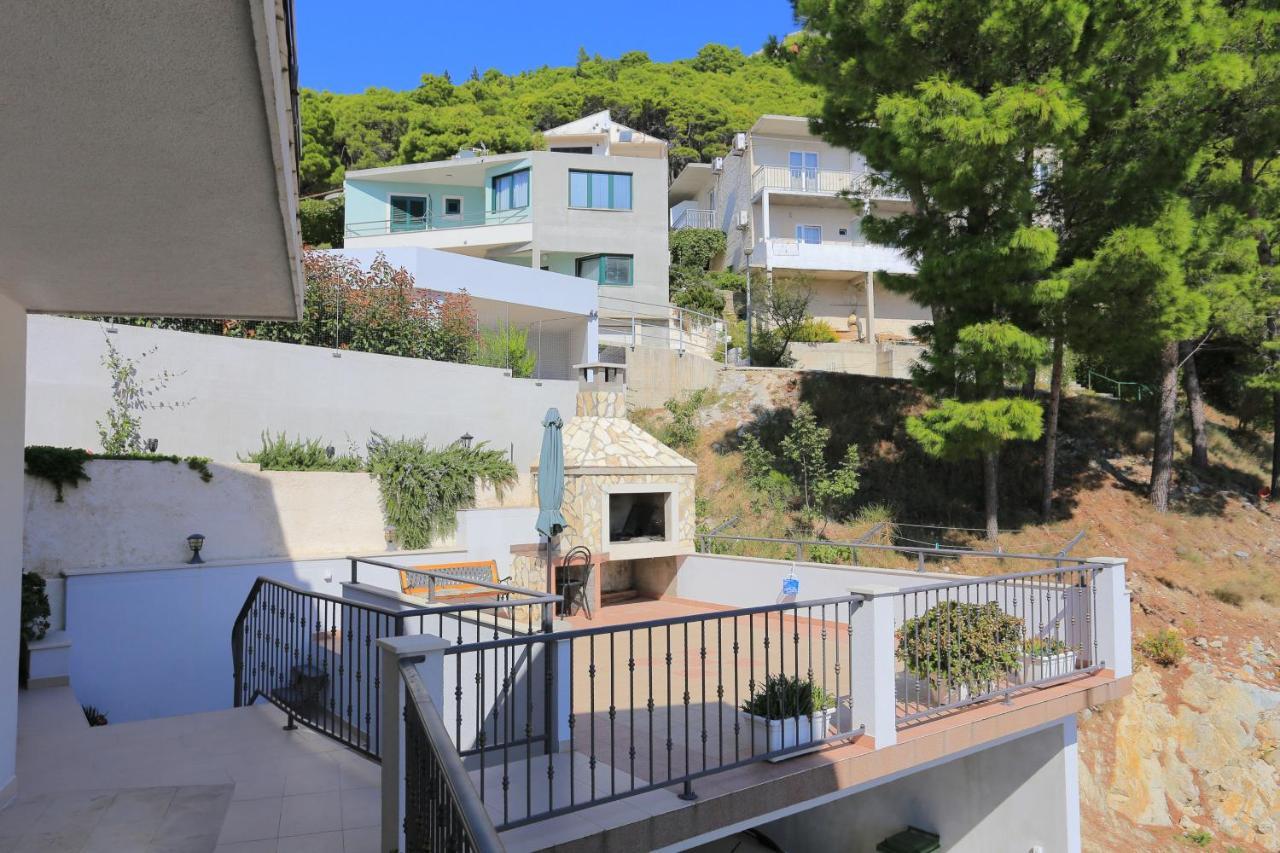 Apartments By The Sea Brela, Makarska - 6688 Esterno foto
