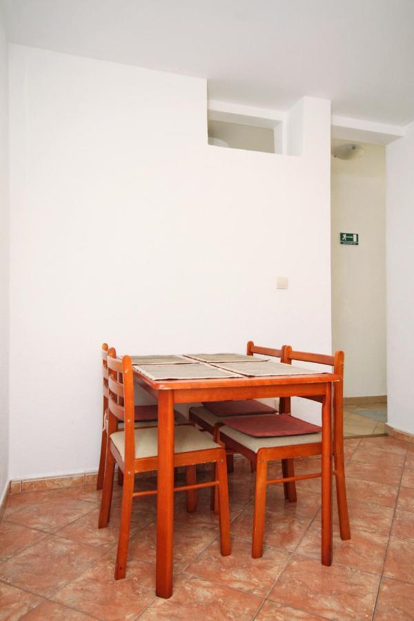 Apartments By The Sea Brela, Makarska - 6688 Esterno foto