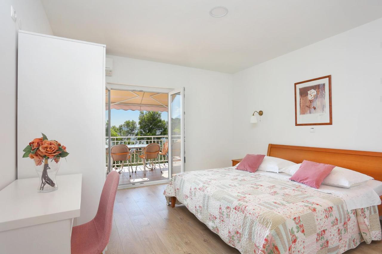 Apartments By The Sea Brela, Makarska - 6688 Esterno foto
