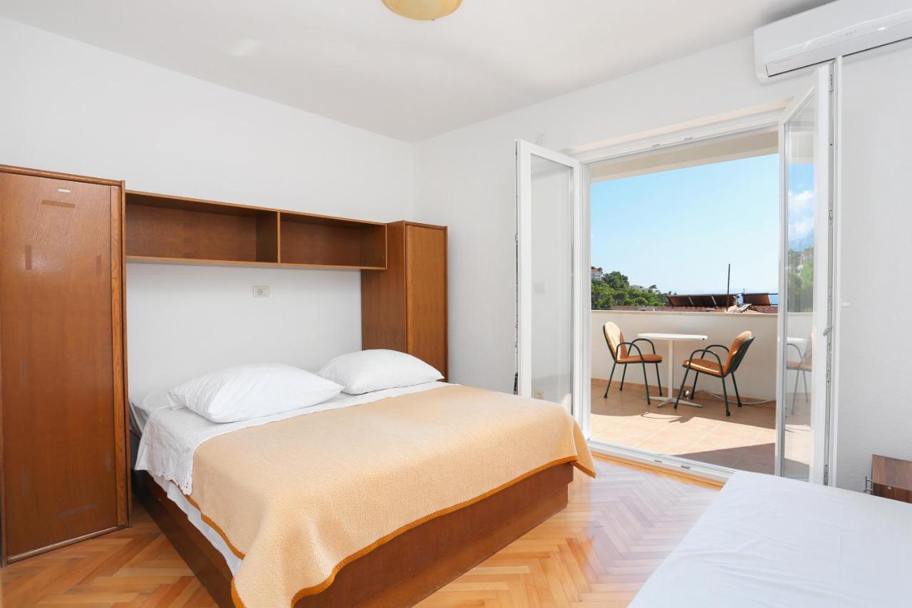 Apartments By The Sea Brela, Makarska - 6688 Esterno foto