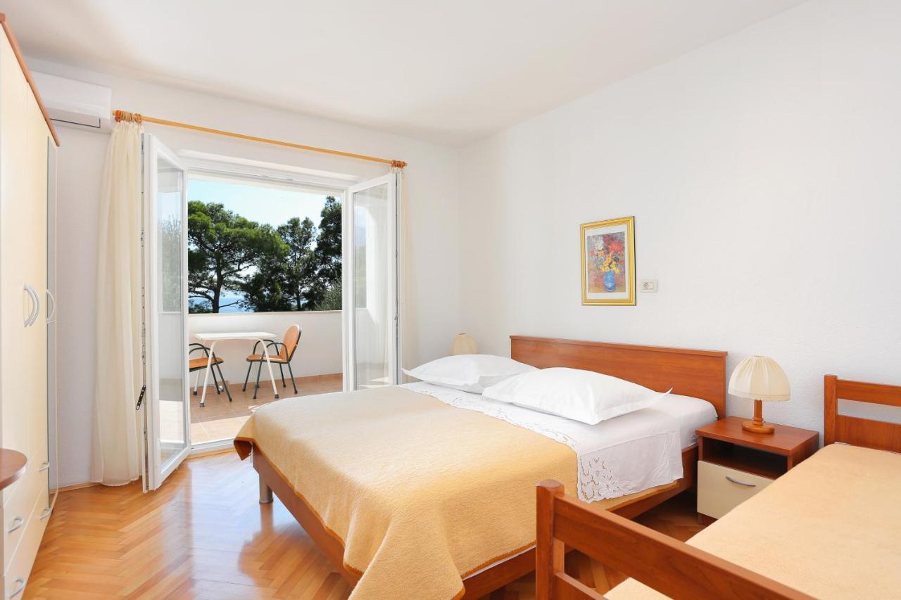Apartments By The Sea Brela, Makarska - 6688 Esterno foto