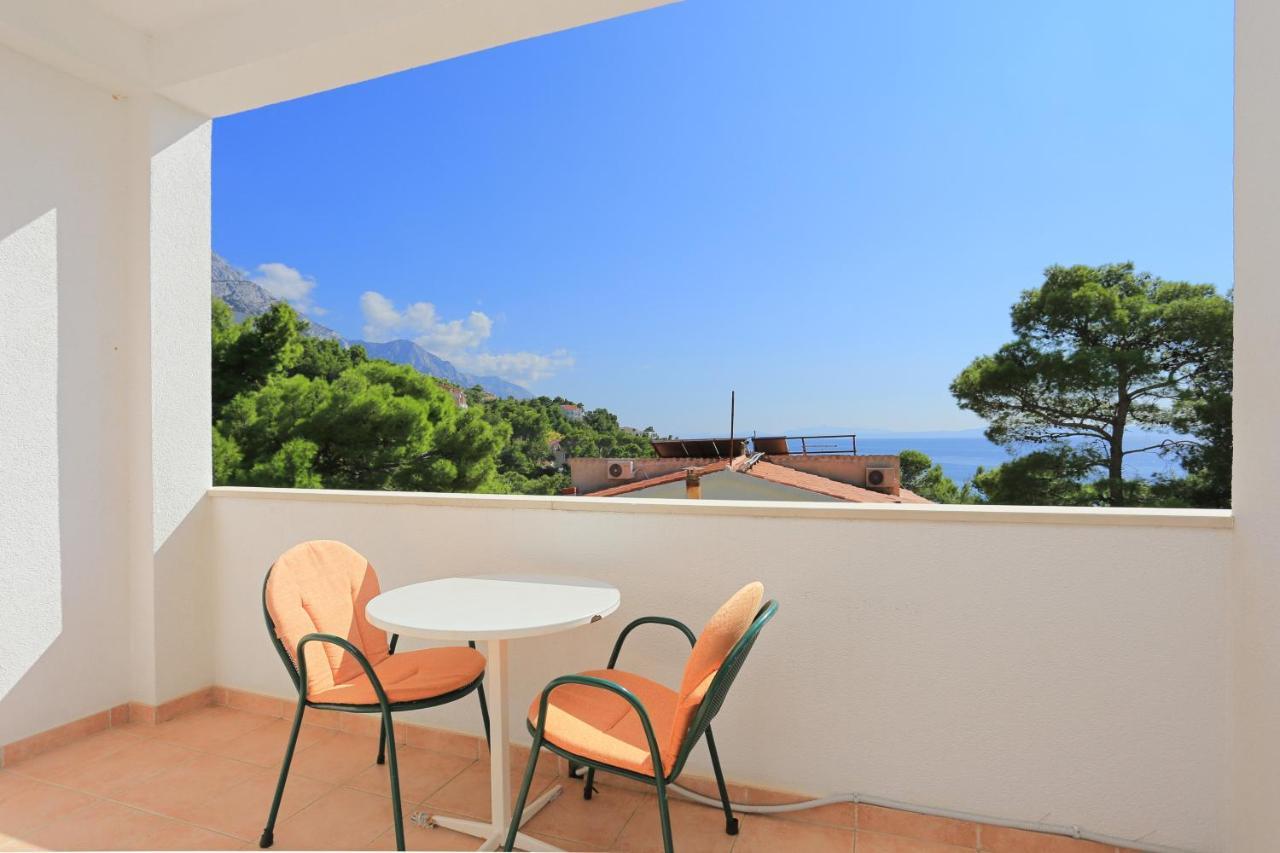 Apartments By The Sea Brela, Makarska - 6688 Esterno foto