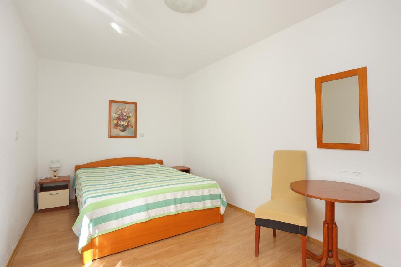 Apartments By The Sea Brela, Makarska - 6688 Esterno foto
