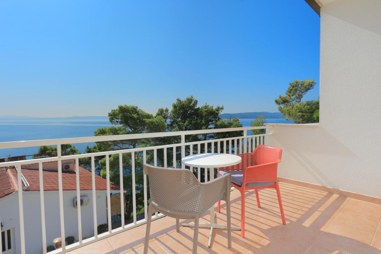 Apartments By The Sea Brela, Makarska - 6688 Esterno foto
