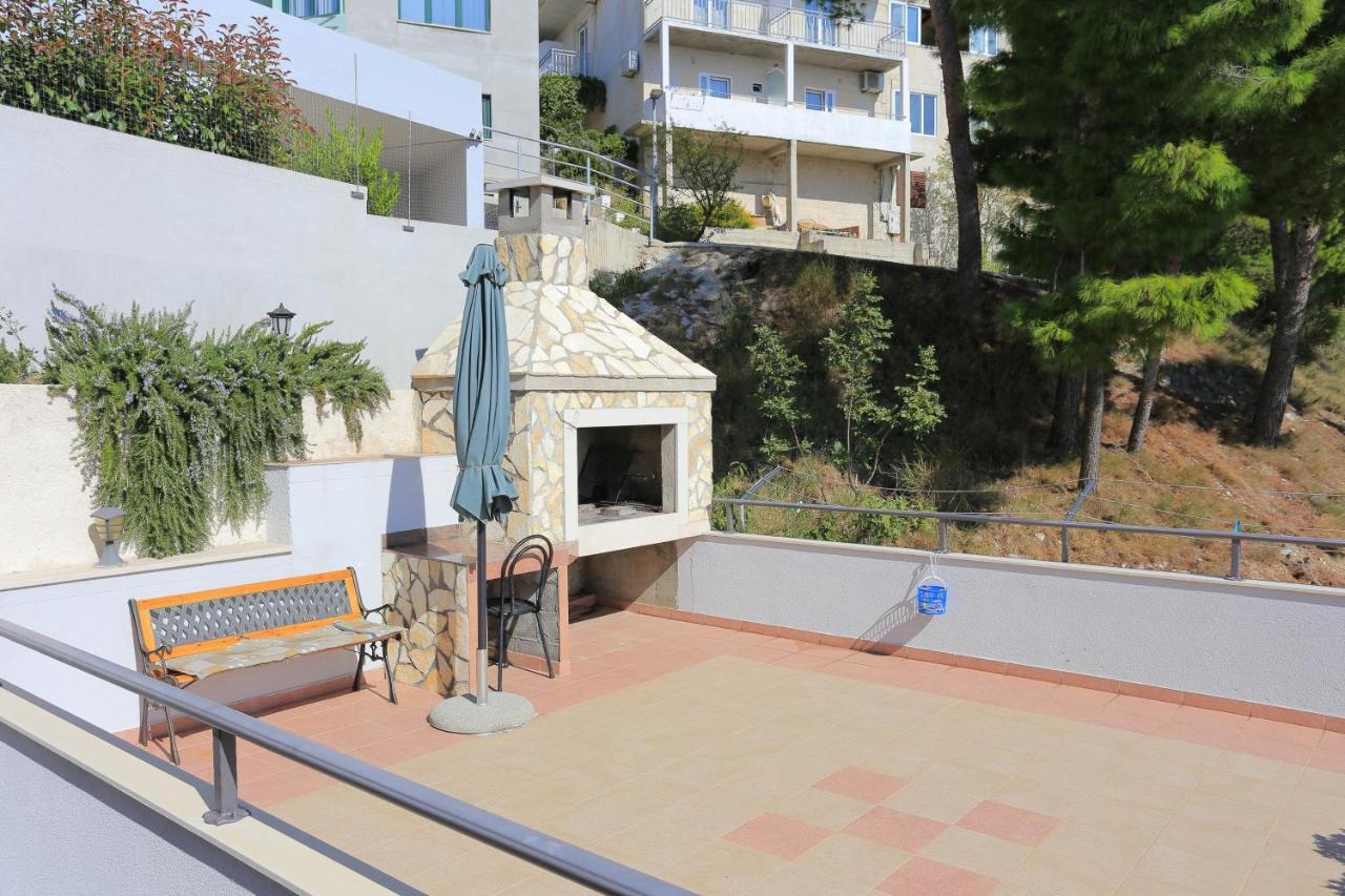 Apartments By The Sea Brela, Makarska - 6688 Esterno foto